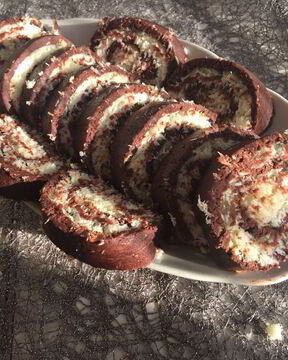 Рулет с кокосовой начинкой без выпекания