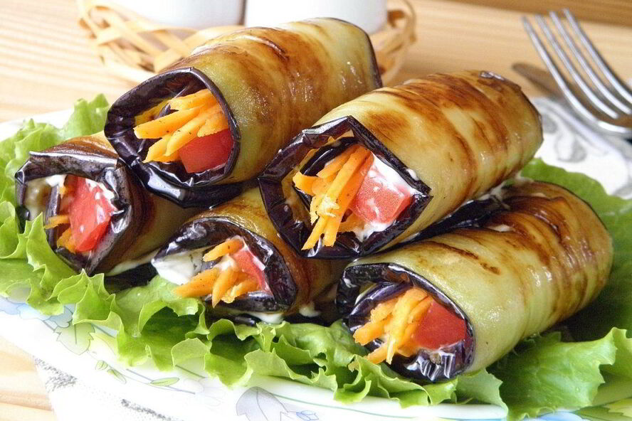 Рецепт рулетиков из баклажанов с корейской морковкой