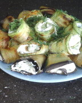 Рулетики из кабачков и баклажанов