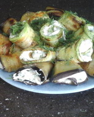 Рулетики из кабачков и баклажанов