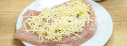 рулетики из куриного филе с начинкой. Шаг 3