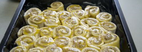 рулетики с фаршем в духовке. Шаг 4