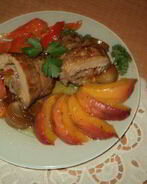 Рулетики с персиками и перцем