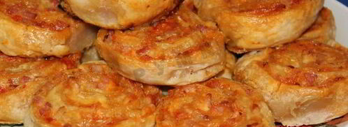 рулетики слоеные с сыром и беконом. Шаг 4