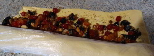 сырный рулет с сухофруктами и орехами. Шаг 9