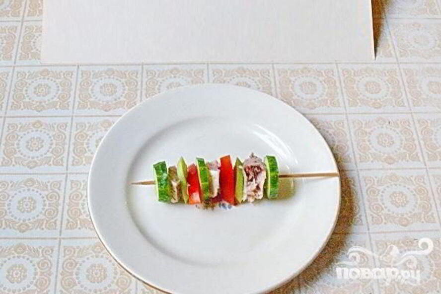 Рецепт рыбной закуски на шпажках