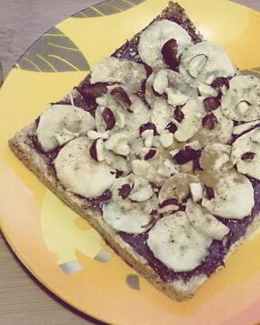 Бананово-ореховый сэндвич с нутеллой