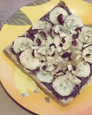 Бананово-ореховый сэндвич с нутеллой