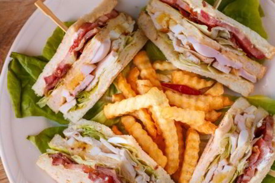 Рецепт клаба-сэндвича с курицей и беконом