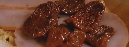 мини-сэндвичи с ветчиной, вялеными помидорами и сыром. Шаг 2