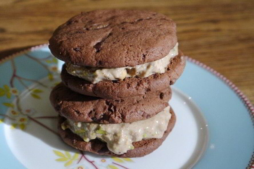 Рецепт шоколадных сэндвичей с фисташковым мороженым