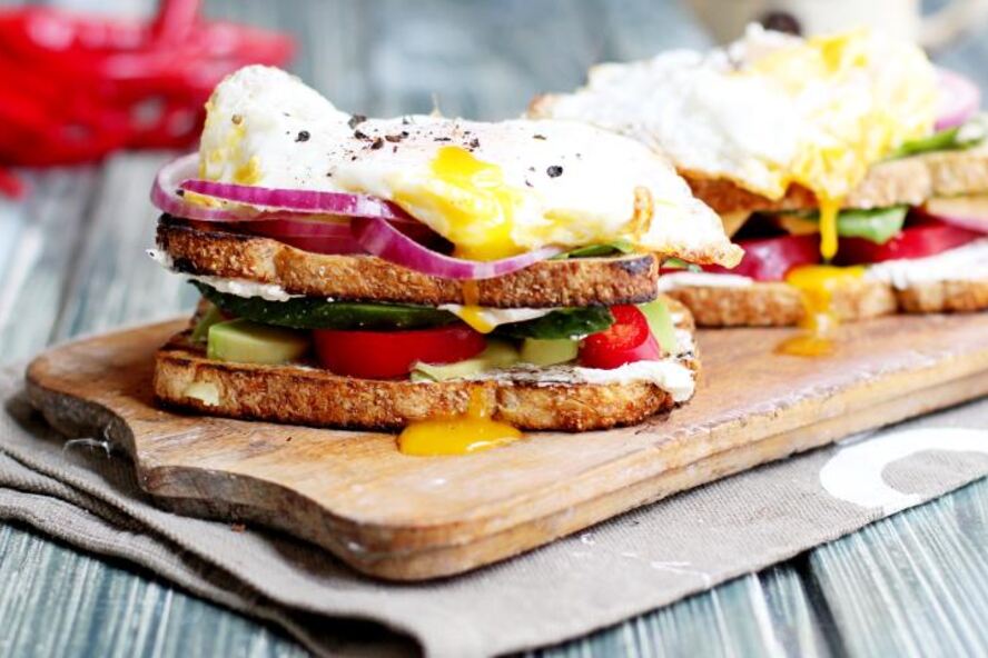 Рецепт сэндвича с авокадо и яйцом