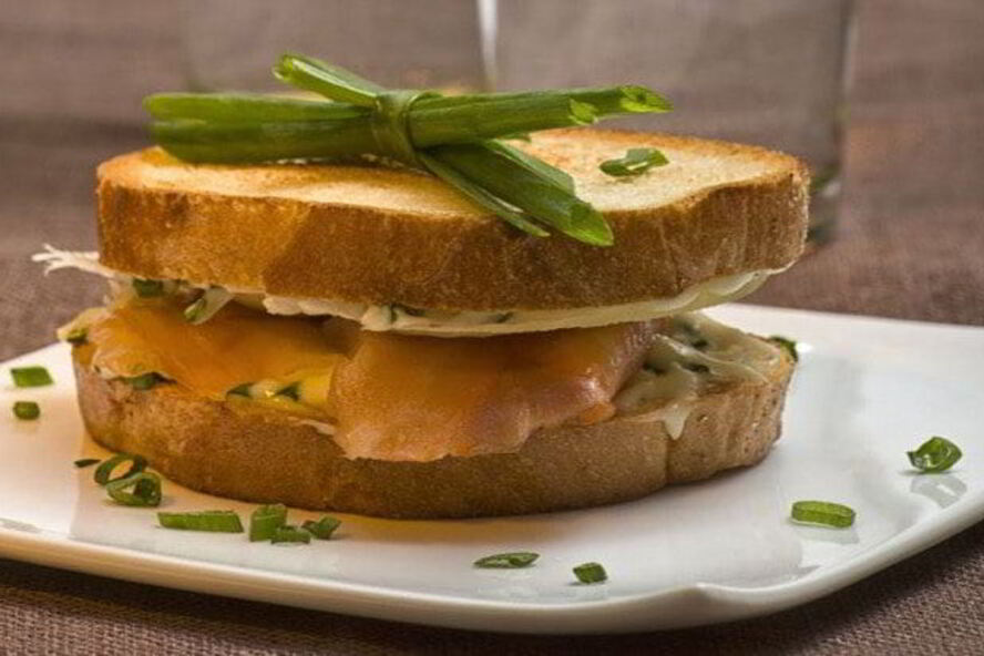 Рецепт сэндвича с красной рыбой и сыром филадельфия