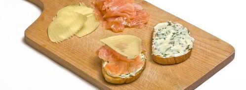 сэндвич с красной рыбой и сыром филадельфия. Шаг 4