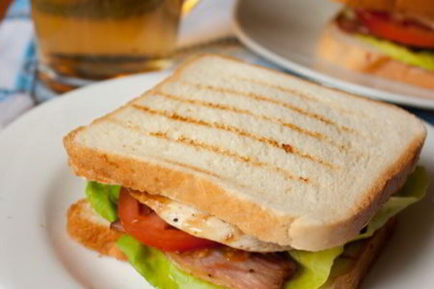 Рецепт сэндвича с курицей и беконом