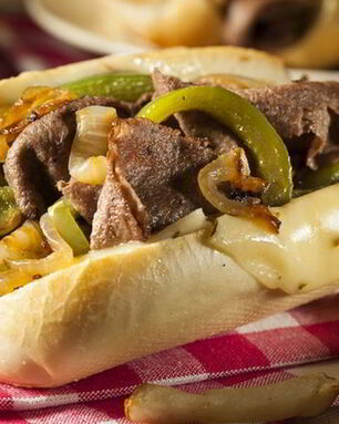 Сэндвич с мясом ягненка и сыром