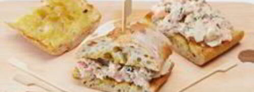 сэндвич с тунцом, овощами и соусом чили. Шаг 5