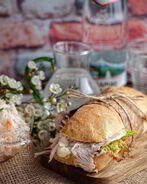 Сэндвич с запеченной свининой и квашеной капустой