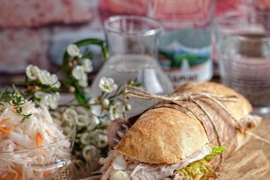 Рецепт сэндвича с запеченной свининой и квашеной капустой