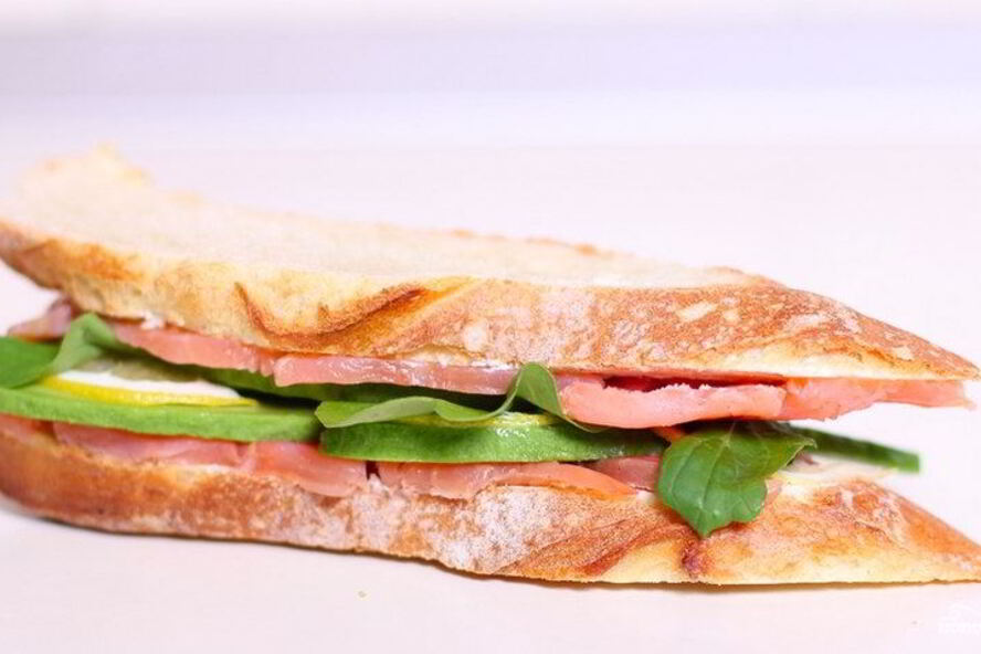 Рецепт сэндвича со слабосоленой семгой и авокадо