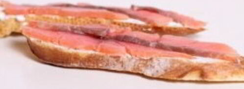 сэндвич со слабосоленой семгой и авокадо. Шаг 3