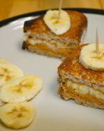 Сэндвичи с арахисовым маслом и бананами