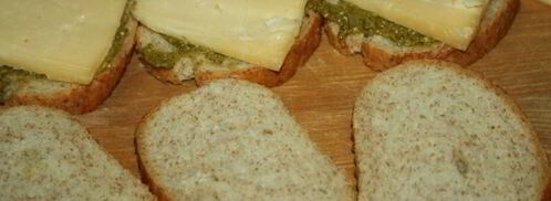 сэндвичи с сыром и соусом песто. Шаг 2