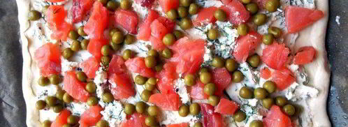 слоеные тарталетки с копченым лососем, маскарпоне и горошком. Шаг 4