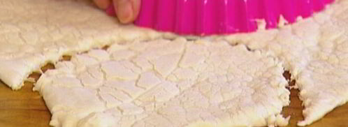 тарталетки из слоеного теста с грушей и голубым сыром. Шаг 4