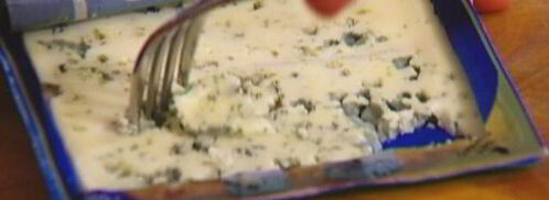 тарталетки из слоеного теста с грушей и голубым сыром. Шаг 6