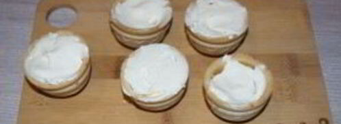 тарталетки с икрой и сливочным сыром. Шаг 3