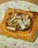 Тарталетки с козьим сыром, артишоками и соусом песто