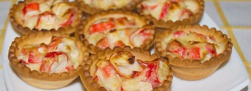 тарталетки с крабовыми палочками и сыром. Шаг 6
