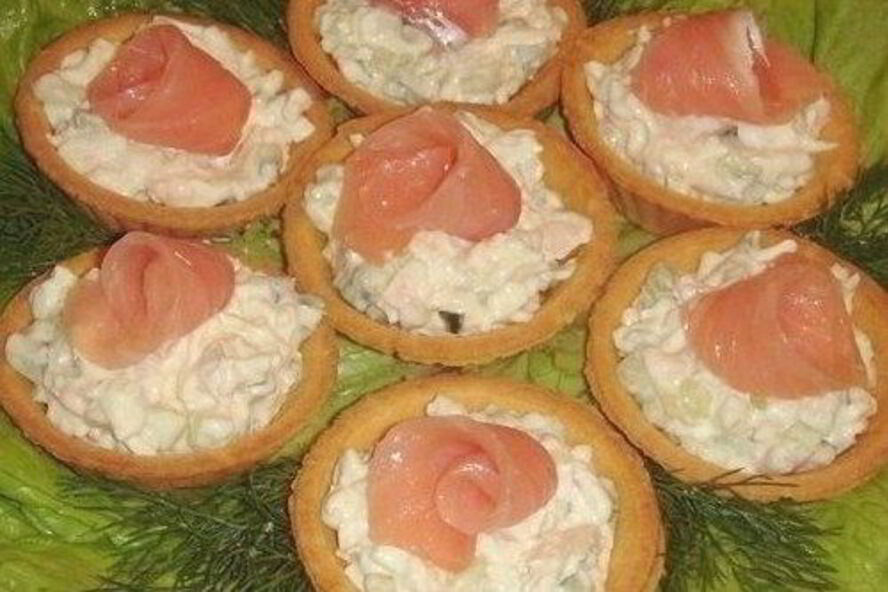 Рецепт тарталеток с огурцом и красной рыбой