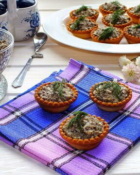 Тарталетки с паштетом