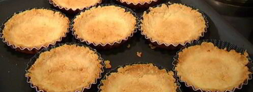 тарталетки с ягодами и взбитыми сливками. Шаг 6