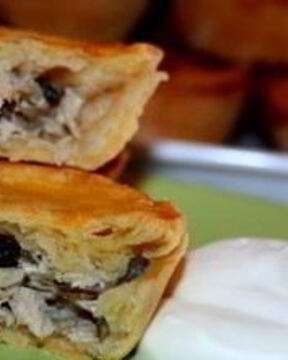Закрытые тарталетки с курицей