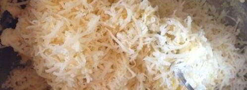 закусочные тарталетки из поленты с козьим сыром и помидорками черри. Шаг 2