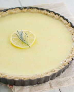 Йогуртово-лимонный тарт с розмарином