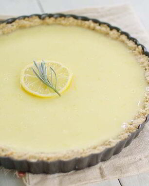 Йогуртово-лимонный тарт с розмарином