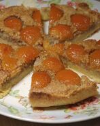 Тарт с консервированными абрикосами