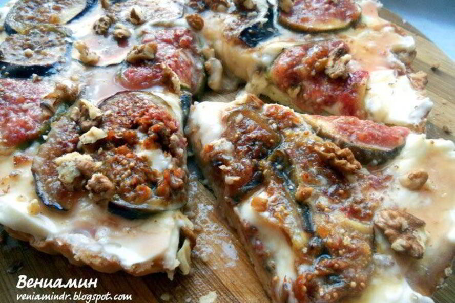 Рецепт тарта с маскарпоне, инжиром и медовым соусом