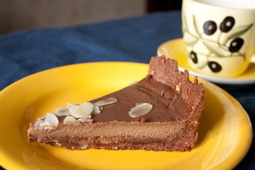 Рецепт тарта с миндалем и молочным шоколадом