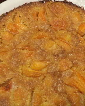 Тарт с миндальным кремом и абрикосами