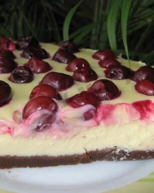 Тарт с творогом и вишней