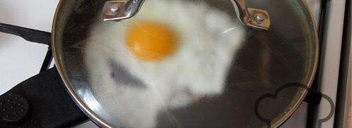 классическая яичница на завтрак. Шаг 5