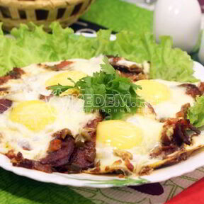 Яичница глазунья