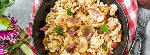 сливочная яичница-болтунья с грибами и беконом. Шаг 8