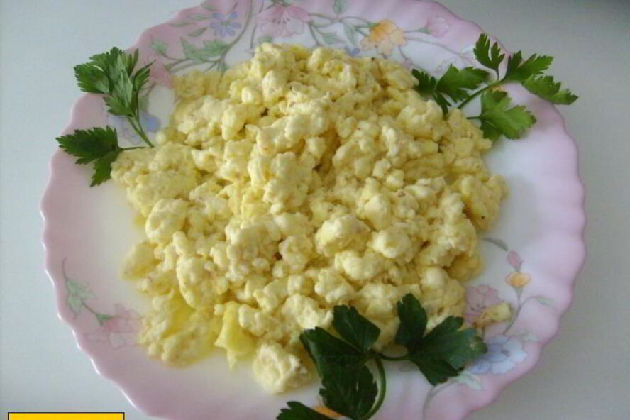 Рецепт яичницы болтунья на завтрак