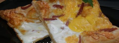 яичница на слоеном тесте. Шаг 7